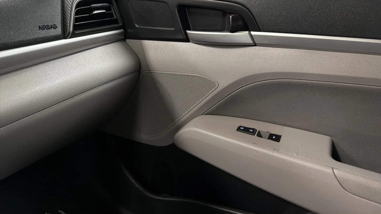 Used 2020 Hyundai Elantra SEL FWD image 16