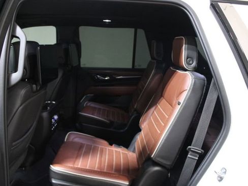 Used 2023 GMC Yukon Denali Ultimate image 24