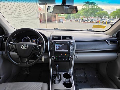 Used 2017 Toyota Camry LE FWD image 13