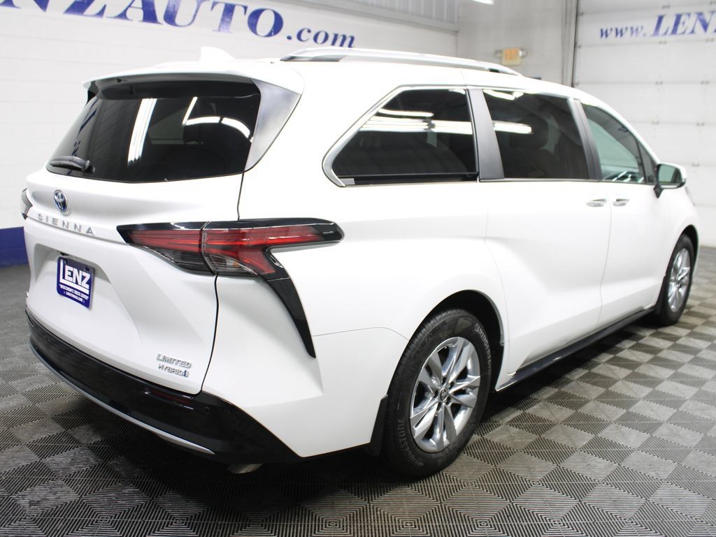 Used 2024 Toyota Sienna Limited AWD/4WD image 6