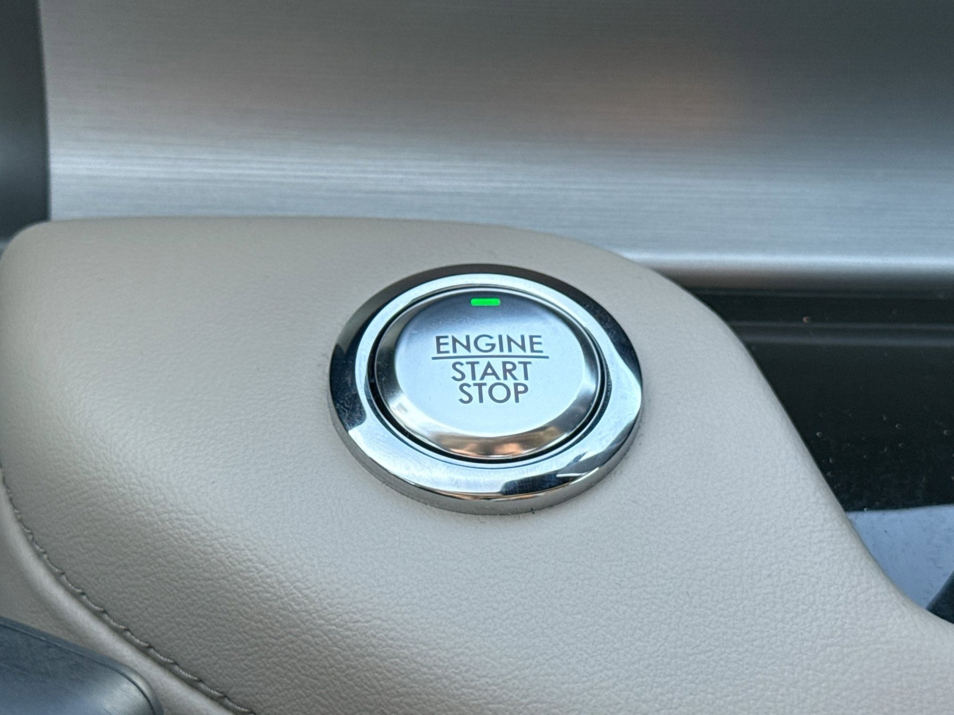 Used 2023 Lincoln Aviator 2WD w/ Premium Package image 33