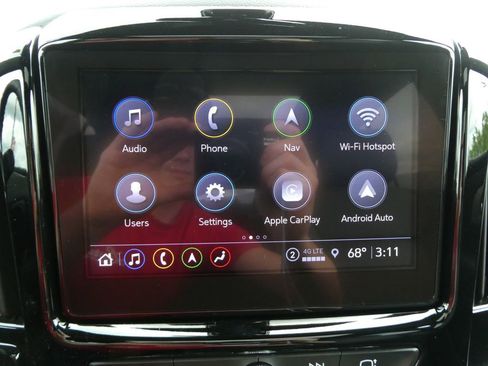 Used 2023 Chevrolet Traverse LT w/ LT Premium Package AWD/4WD image 38