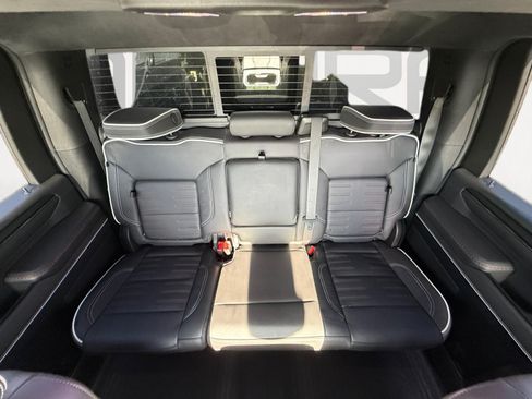 Used 2025 GMC Sierra 2500 AT4X w/ AT4X AEV Edition AWD/4WD image 17