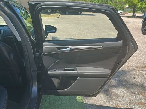 Used 2013 Ford Fusion SE image 21