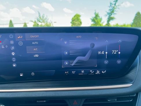 Used 2025 Buick Envision Sport Touring AWD/4WD image 28
