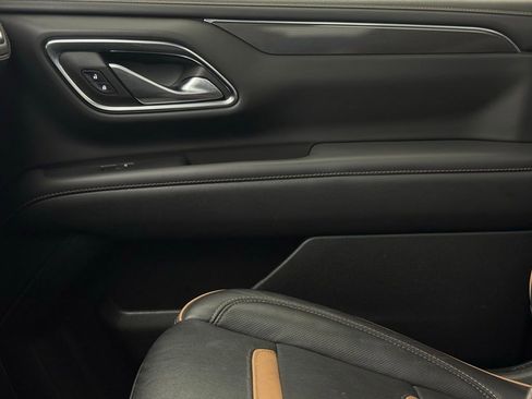 Used 2022 GMC Yukon XL AT4 image 48