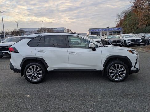 Used 2023 Toyota RAV4 XLE Premium image 3