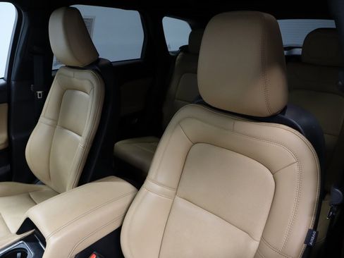 Used 2022 Lincoln Corsair Reserve w/ Equipment Group 201A image 27