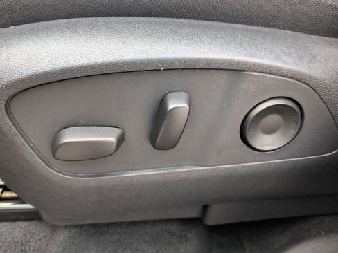 Used 2024 Chevrolet Traverse LT image 17