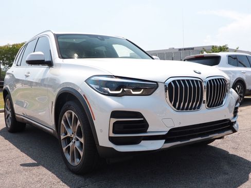Used 2022 BMW X5 xDrive40i w/ Premium Package AWD/4WD image 7