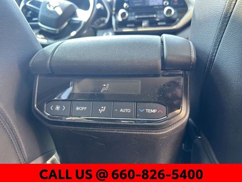 Used 2021 Toyota Highlander XLE image 7