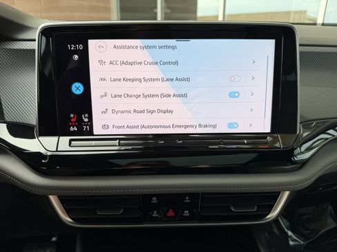 Used 2024 Volkswagen Atlas Cross Sport SEL image 22