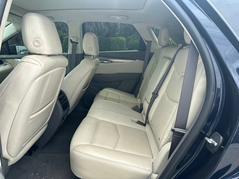 Used 2017 Cadillac XT5 Luxury w/ Driver Awareness Package FWD image 20