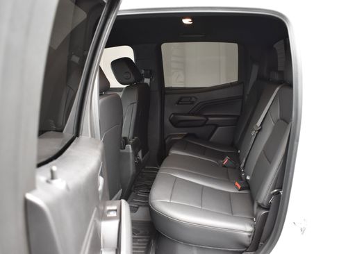 Used 2025 Chevrolet Colorado Trail Boss image 10