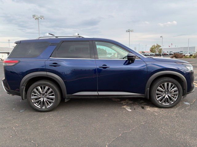 Certified 2023 Nissan Pathfinder SL w/ SL Premium Package FWD image 7