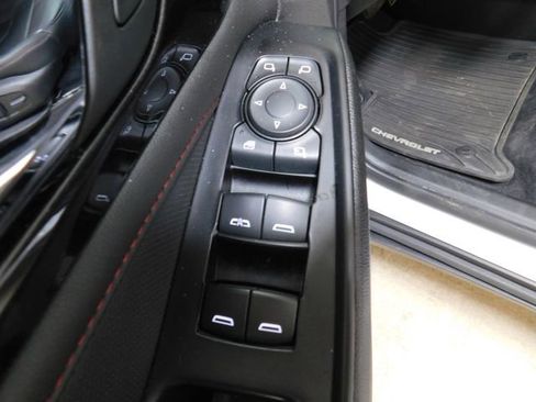 Used 2023 Chevrolet Traverse RS image 16