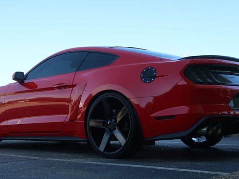 Used 2019 Ford Mustang GT Premium w/ Performance Package - Level 2 RWD image 13
