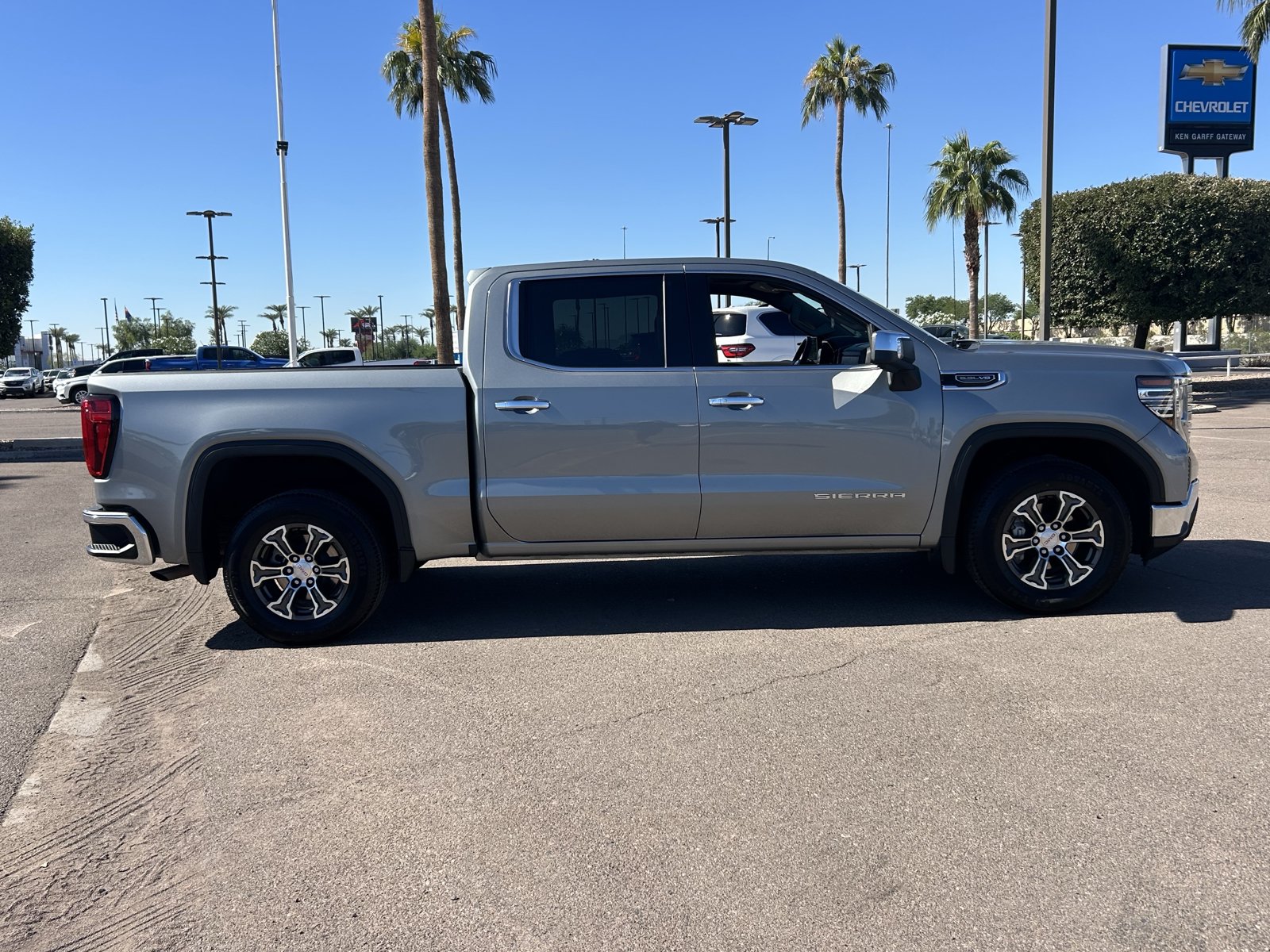Certified 2025 GMC Sierra 1500 SLT RWD image 6