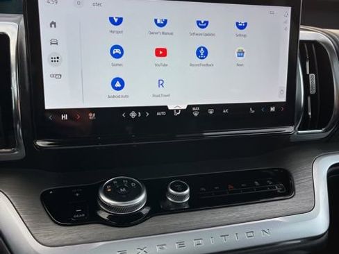 Used 2025 Ford Expedition Max Platinum image 43