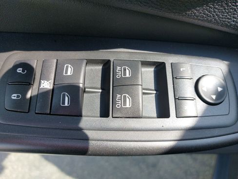 Used 2020 Jeep Cherokee Trailhawk w/ Cold Weather Group image 23