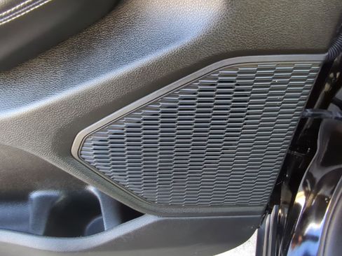 Used 2024 Jeep Grand Cherokee Limited image 14