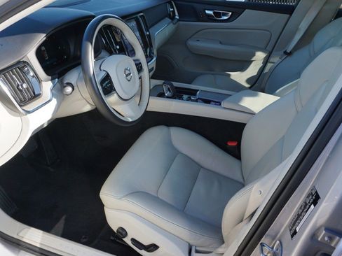 Used 2023 Volvo S60 B5 Plus w/ Climate Package image 11