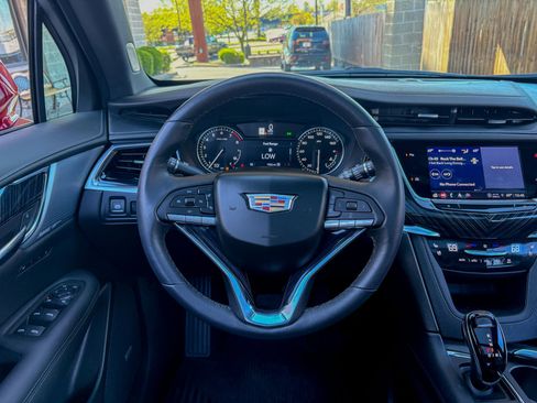 Used 2024 Cadillac XT6 Premium Luxury AWD/4WD image 30