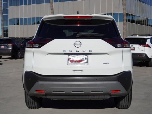 Used 2023 Nissan Rogue S image 6