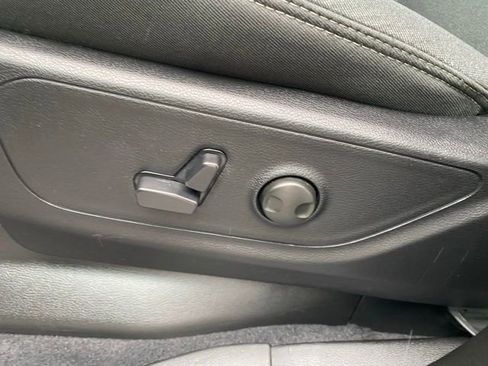 Used 2025 RAM 1500 Big Horn AWD/4WD image 17