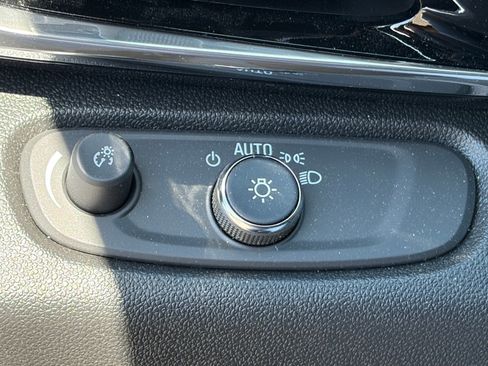 Used 2026 Buick Envista Avenir FWD image 19