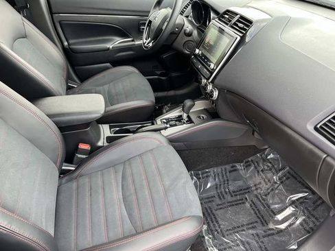 Used 2025 Mitsubishi Outlander Sport AWD image 20