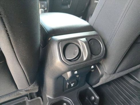Used 2022 Jeep Wrangler Unlimited Sport w/ Sun And Sound Package AWD/4WD image 16