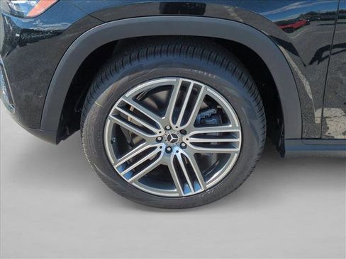 New 2026 Mercedes-Benz GLS 450 4MATIC image 10