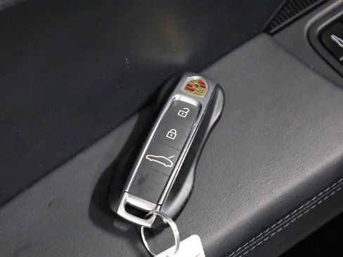 Used 2023 Porsche Panamera 4 image 42