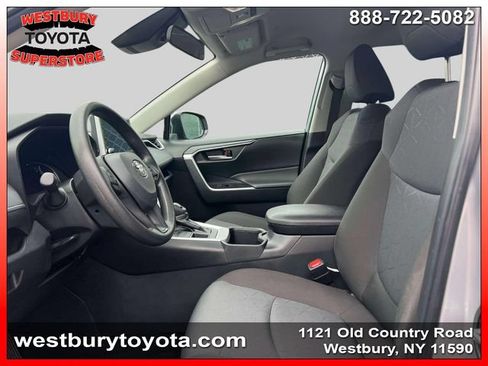 Used 2025 Toyota RAV4 XLE AWD/4WD image 18