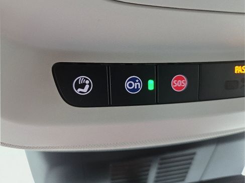 Used 2025 Buick Envision Preferred image 21