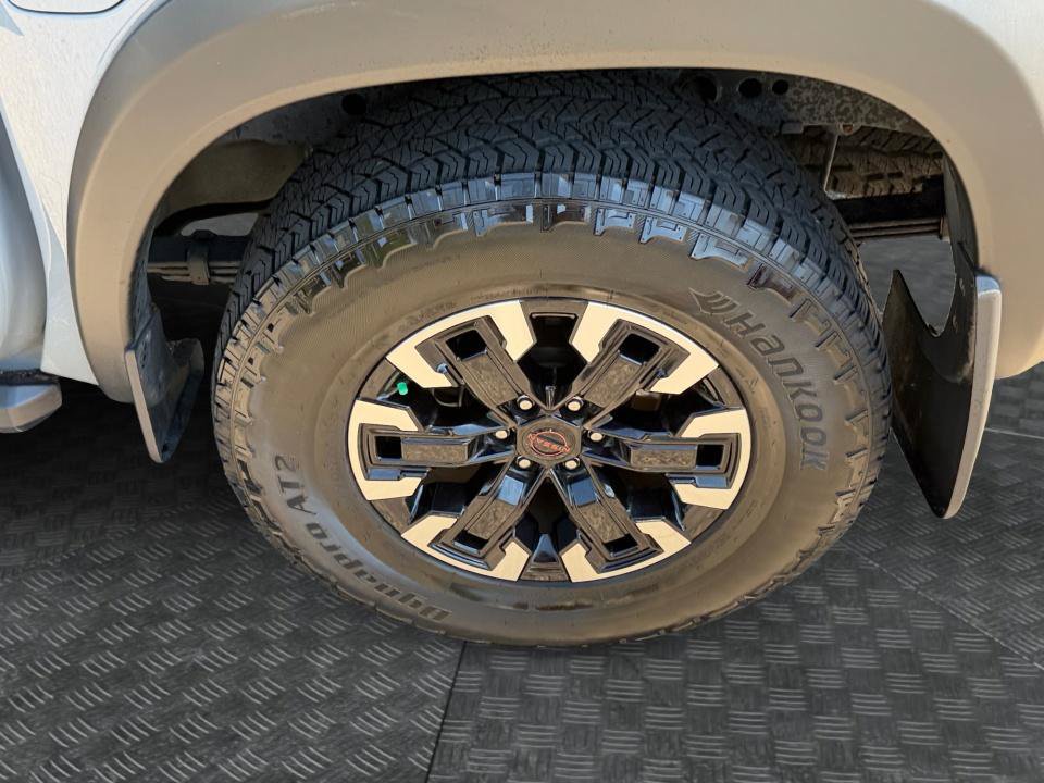 Used 2023 Nissan Frontier PRO-4X w/ Technology Package AWD/4WD image 26