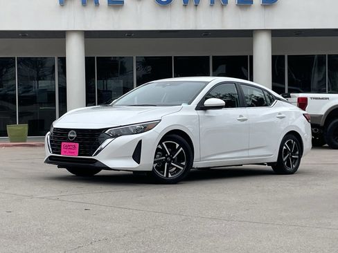 Used 2024 Nissan Sentra SV image 1