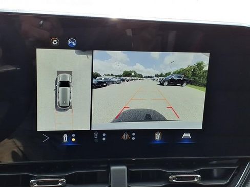Used 2025 Chevrolet Equinox RS w/ Safety and Technology Package AWD/4WD image 18