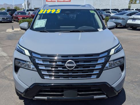 Used 2024 Nissan Rogue Platinum FWD image 6