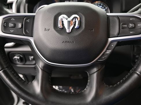 Used 2024 RAM 2500 Big Horn AWD/4WD image 33