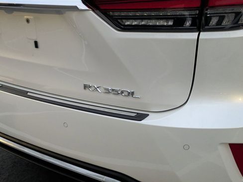 Used 2022 Lexus RX 350L Luxury w/ Cold Weather Package (CT) image 7