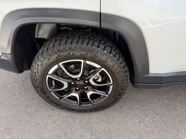 Used 2025 Jeep Compass Trailhawk AWD/4WD image 33