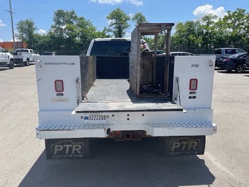 Used 2022 Ford F550 4x4 Crew Cab Super Duty w/ Power Equipment Group image 8