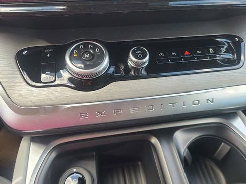 New 2026 Ford Expedition Max Platinum image 13