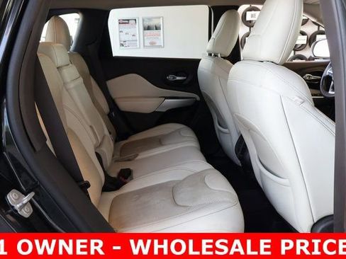 Used 2016 Jeep Cherokee Overland w/ Technology Group image 17