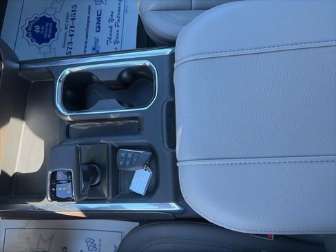 New 2026 GMC Sierra 1500 SLT image 24