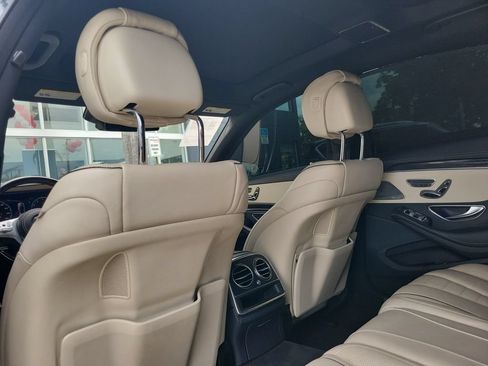Used 2018 Mercedes-Benz S 560 Sedan image 17