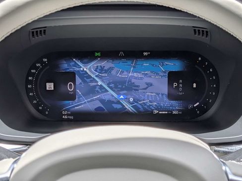 Used 2022 Volvo XC60 B5 Inscription w/ Advanced Package FWD image 38