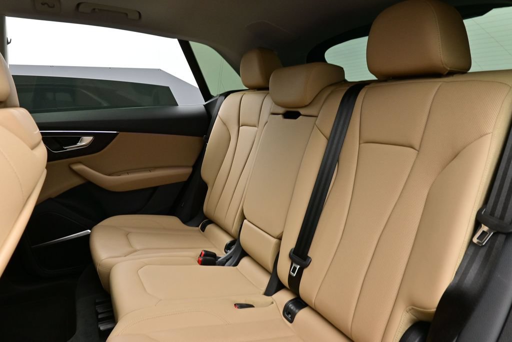 Used 2022 Audi Q8 Premium Plus AWD/4WD image 13